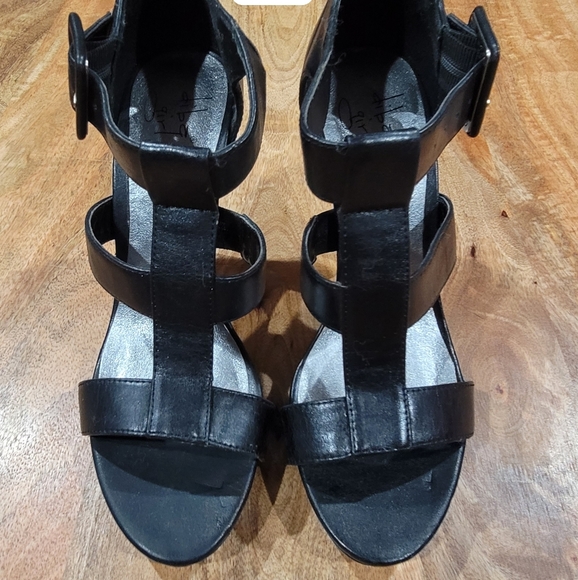 Diba heels - Picture 2 of 2